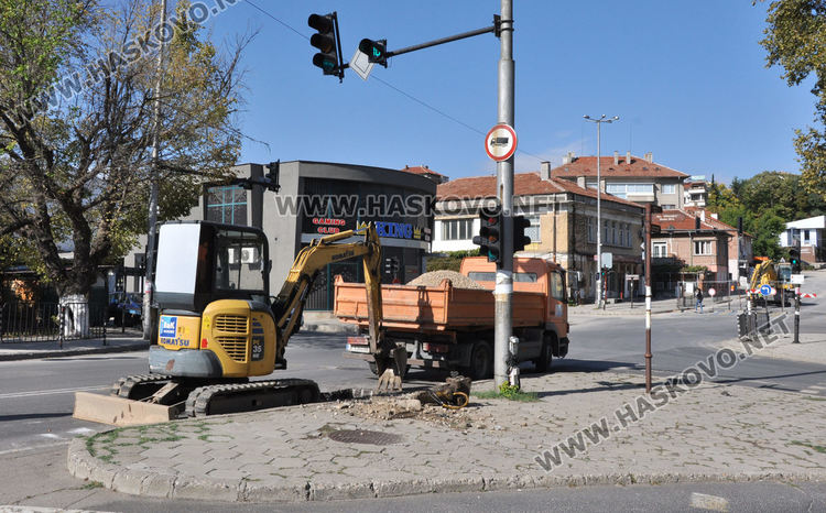 ВиК авария затрудни движението по Кърджалийска