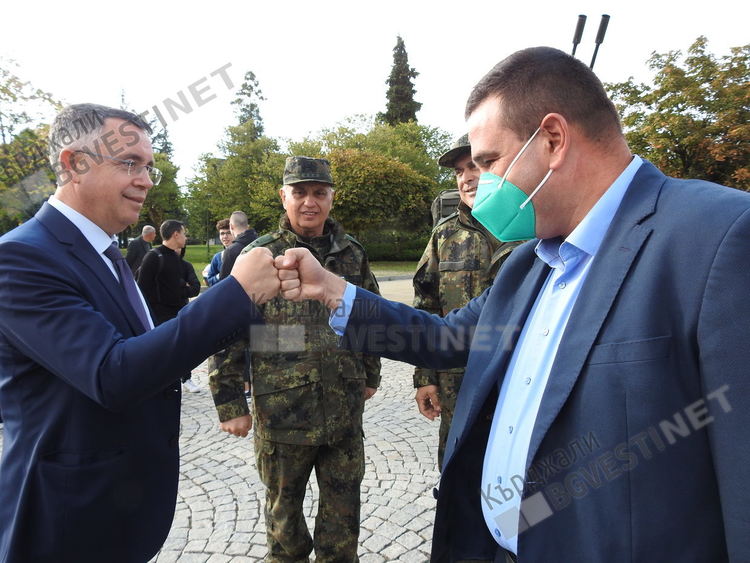 Българската армия направи подарък за Деня на Кърджали,представи шоу с техника и бойни умения/снимки/