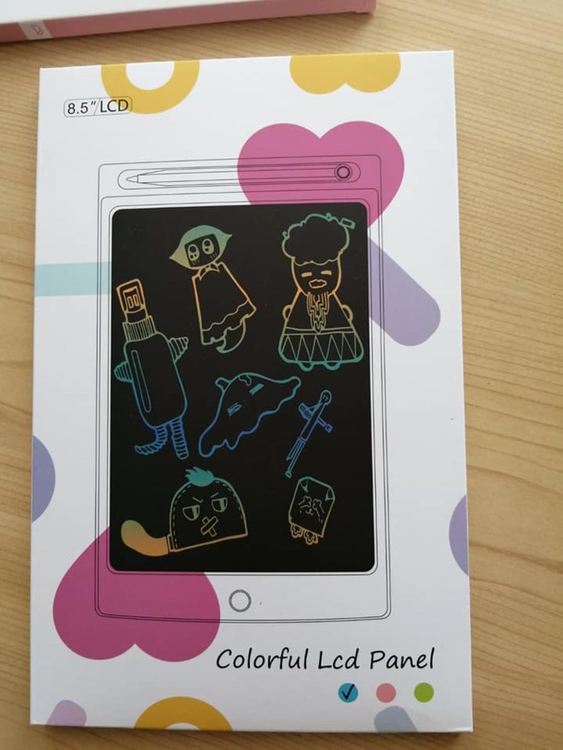 Децата на Момчиловци получават 35 електронни дъски от френска асоциация