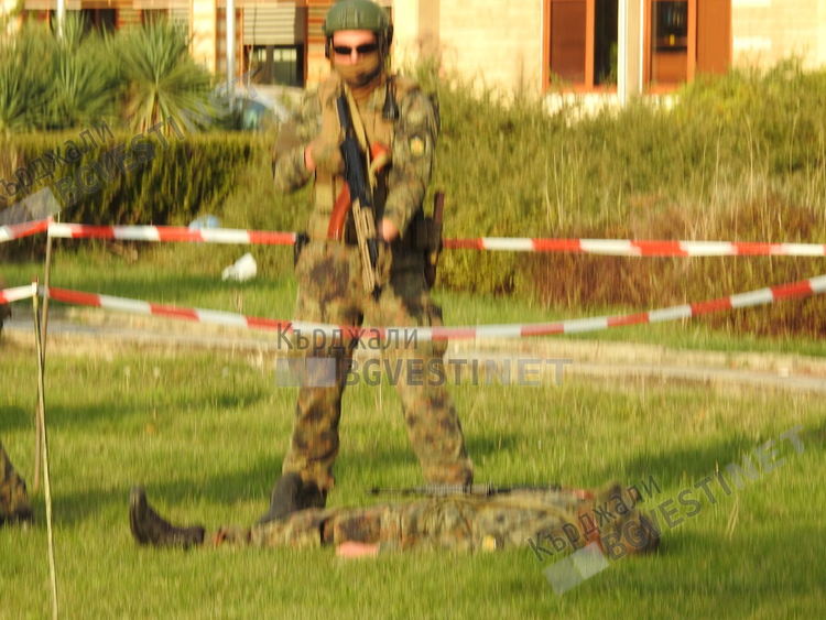 Българската армия направи подарък за Деня на Кърджали,представи шоу с техника и бойни умения/снимки/