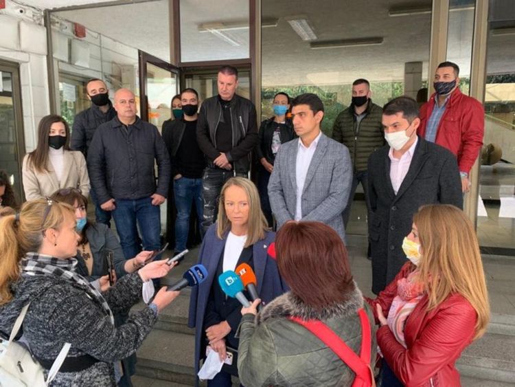 Областният управител Дани Каназирева и собствениците на заведенията : " Трябва да съхраним и здравето на хората, и икономиката ни"