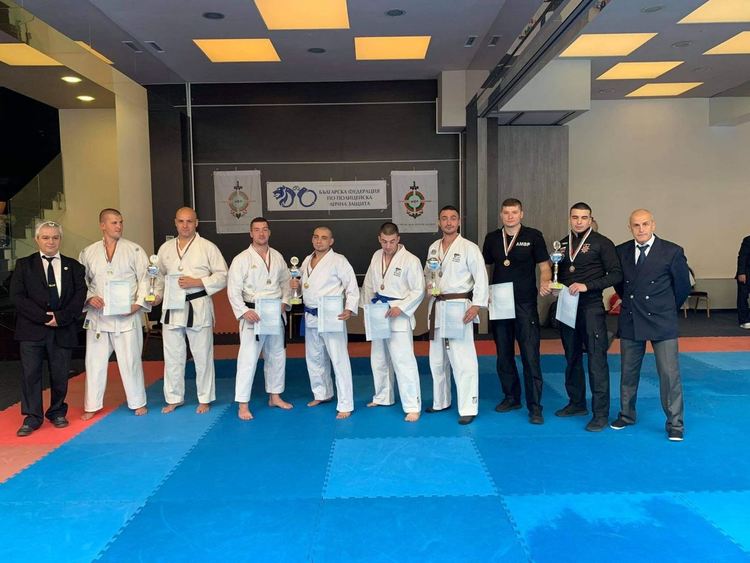 Полицаи от Смолян са сребърни медалисти в националния шампионат по бойни изкуства