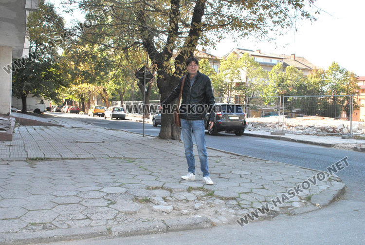 Общински съветник предлага „джобове“ за паркиране за отпушване на трафика в Хасково