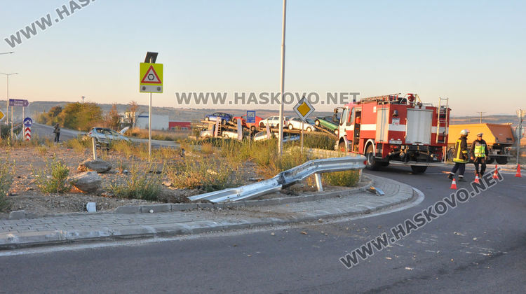 72-годишен пострада след като разби Пежо в кръговото до „Язаки”