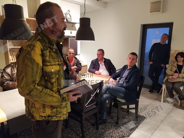 Тридесет години по-късно:Пламен Даракчиев се завърна в Кърджали с книга за неосъществения преход