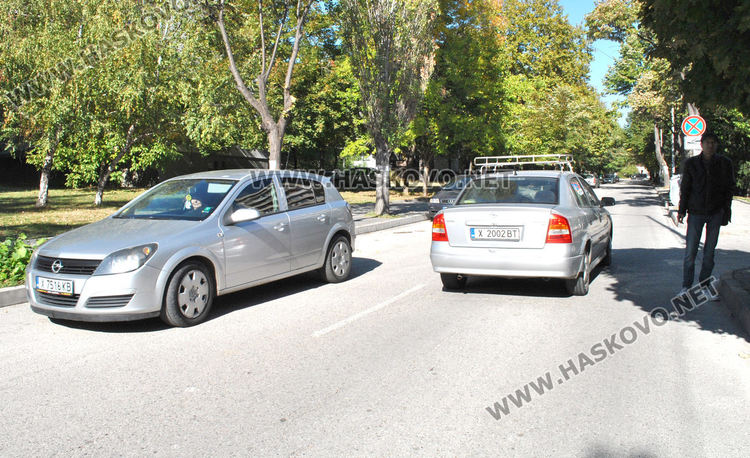 Общински съветник предлага „джобове“ за паркиране за отпушване на трафика в Хасково