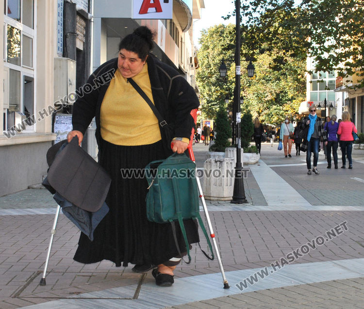 Проверяват за носене на маски в центъра на Хасково