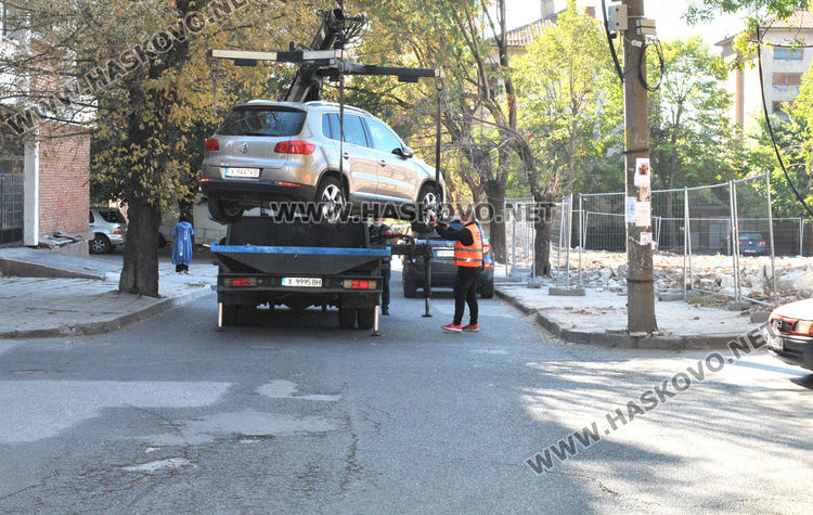 Общински съветник предлага „джобове“ за паркиране за отпушване на трафика в Хасково