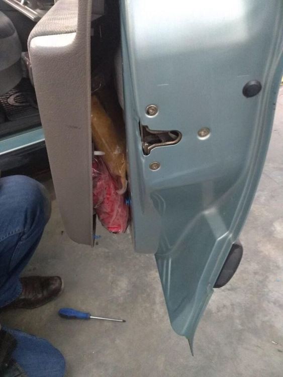 Лек автомобил „тапициран” с тютюн за наргиле спипаха на българо-турската граница