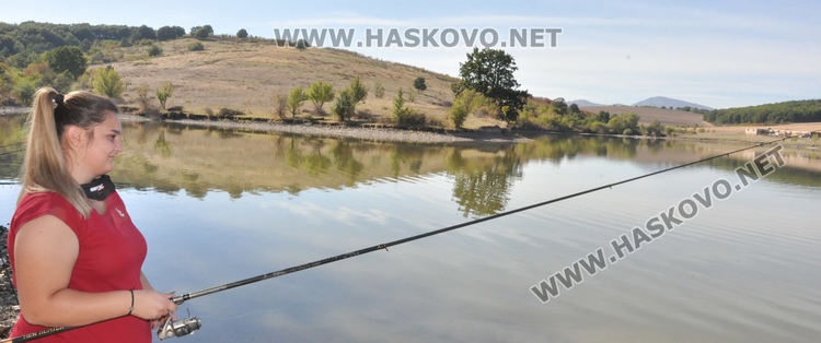 Читалищни дейци премериха слука на язовира край Бодрово