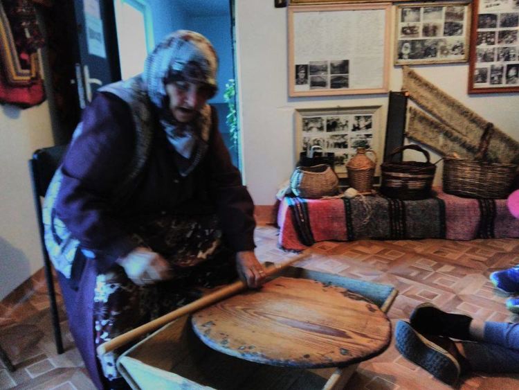 Баби от Грохотно влизат в ролята на учители 