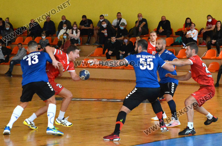 Хандбалистите на Хасково загубиха от Шумен в първото си домакинство за сезона