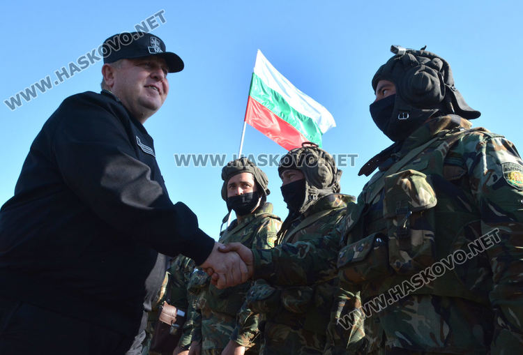 Военно учение по време на пандемия