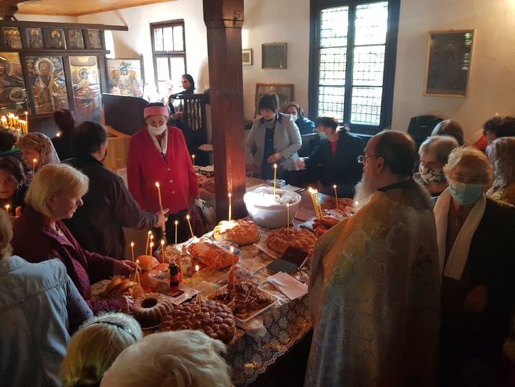 Храмът "Св. Димитър" посрещна десетки миряни 