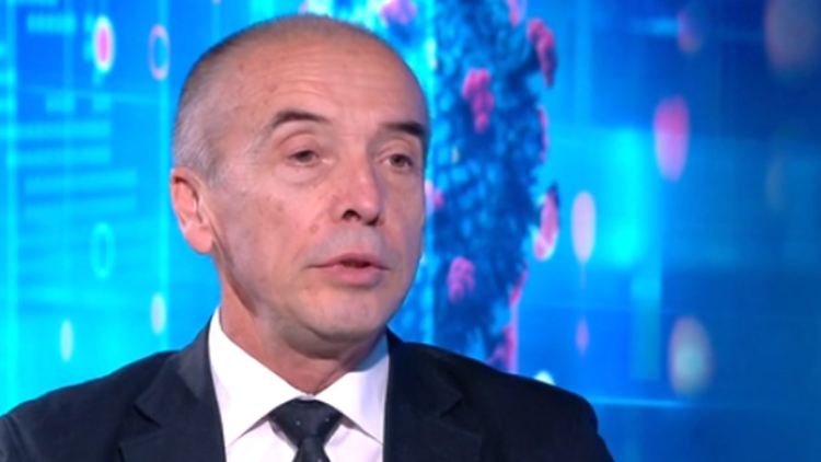 Доц. Мангъров: 90% от хората в ковид отделенията могат да са вкъщи