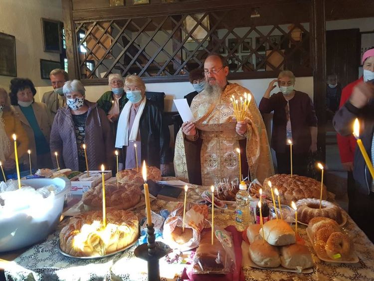 Храмът "Св. Димитър" посрещна десетки миряни 