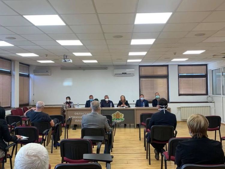 Разкриват допълнително над 180 легла за COVID-19 в болниците в област Пловдив, проверките по заведенията и нощните клубове продължават