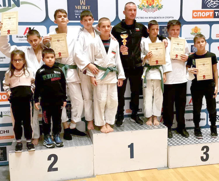 Хасковските джудисти с купи за второ и трето място от отборния шампионат