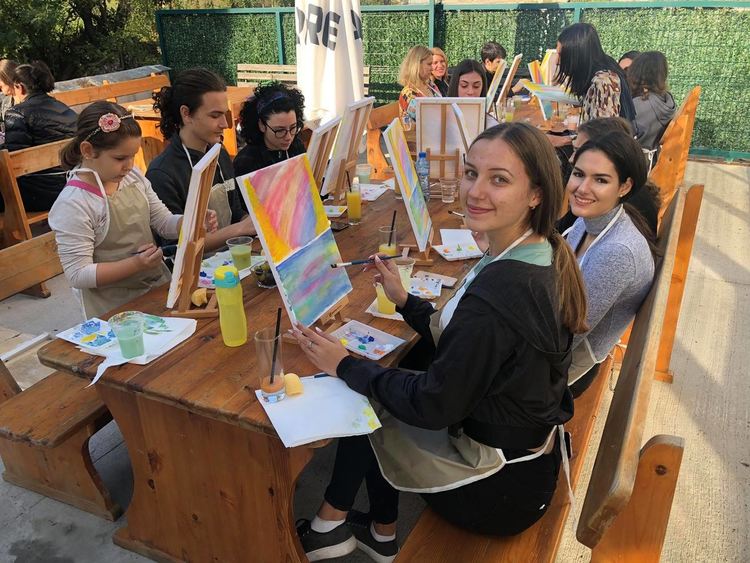 Сдружение "Омега" с арт-ателие "Рисуване и фреш" в Кърджали