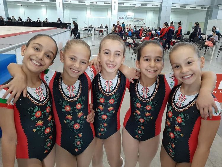 10 медала за „Мега спорт” от Международен турнир по спортна аеробика