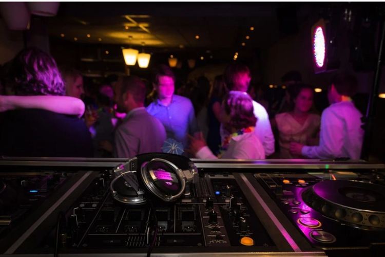 И Варна затвори нощните заведения