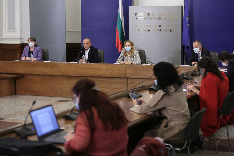 Министър Вълчев: Безпрецедентен ръст на разходите за образование в бюджета за следващата година 