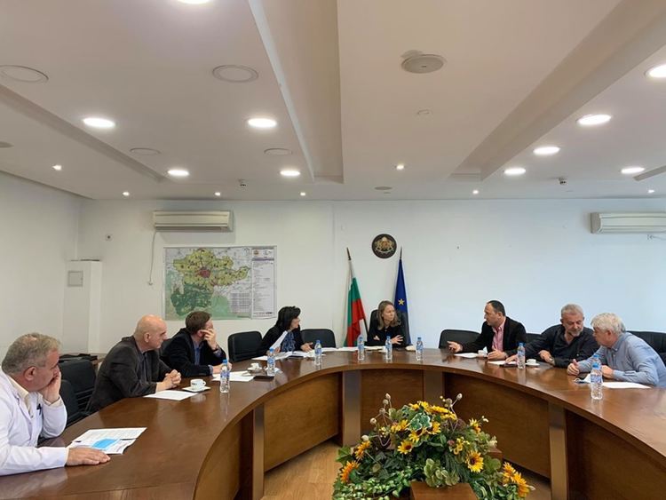 Пловдивският щаб: "В моловете непълнолетните - само с придружител"