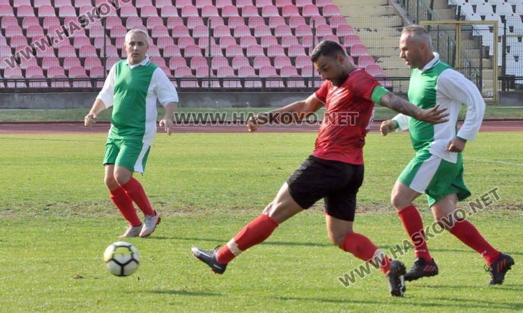 „Хасково“ се класира за областния финал при ветераните