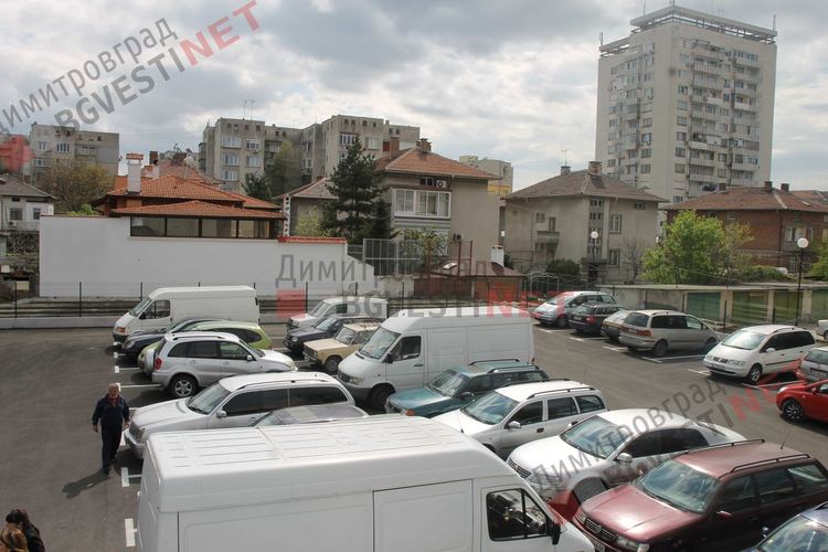 Два безплатни паркинга в Димитровград стават платени