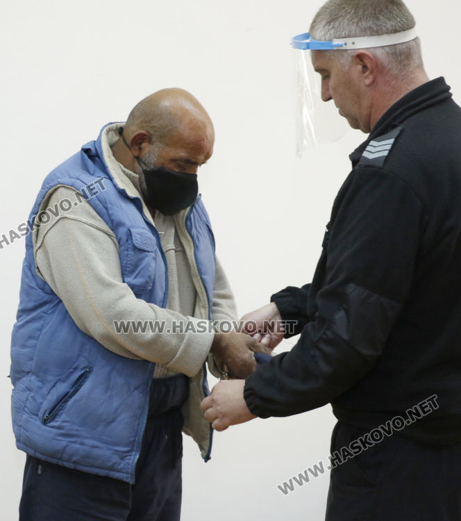 Оставиха в ареста хасковлия за блудство с 6-годишната си доведена внучка