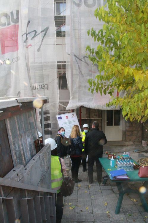 Живеещите в блок, строен преди 60 години, ще се радват на санирана сграда 