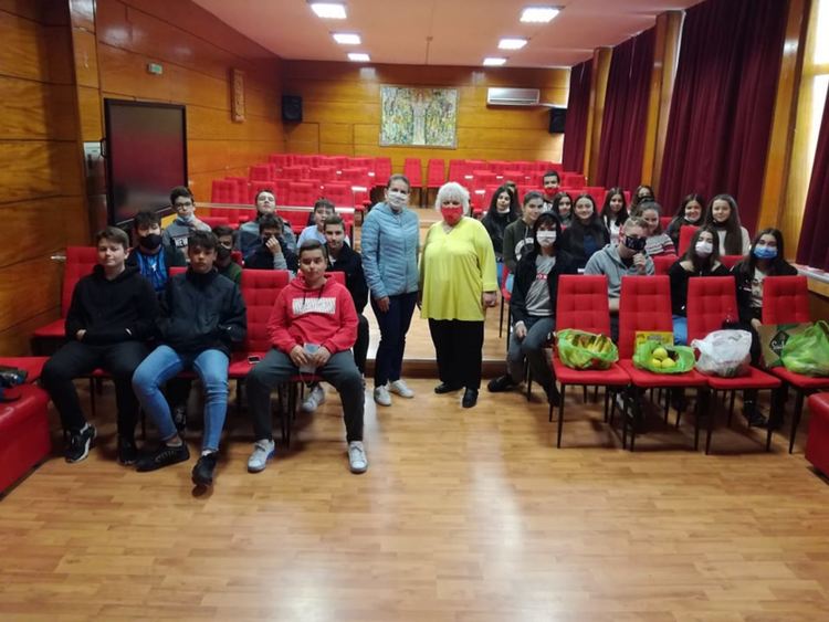 "Ръка за помощ" зарадва възрастните хора