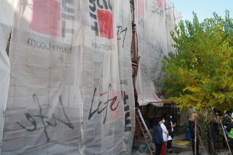 Живеещите в блок, строен преди 60 години, ще се радват на санирана сграда 