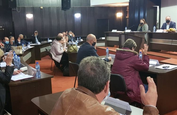 Темата, която предизвика дебат на сесията, не беше в дневния ред