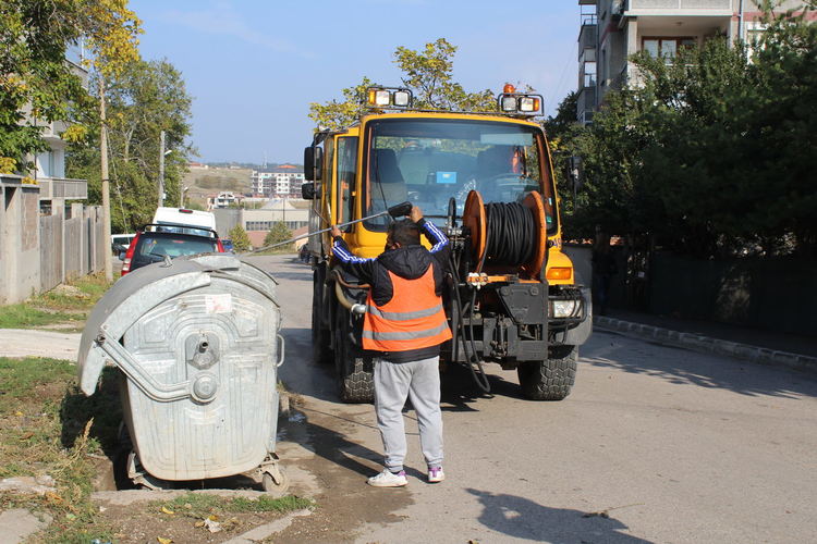 Дезинфекция на всички кошове за боклук в Хасково