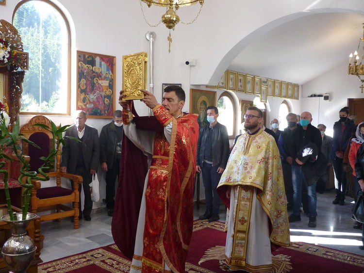С предпазни мерки бяха отпразнувани светите безсребърници и чудотворци Козма и Дамян