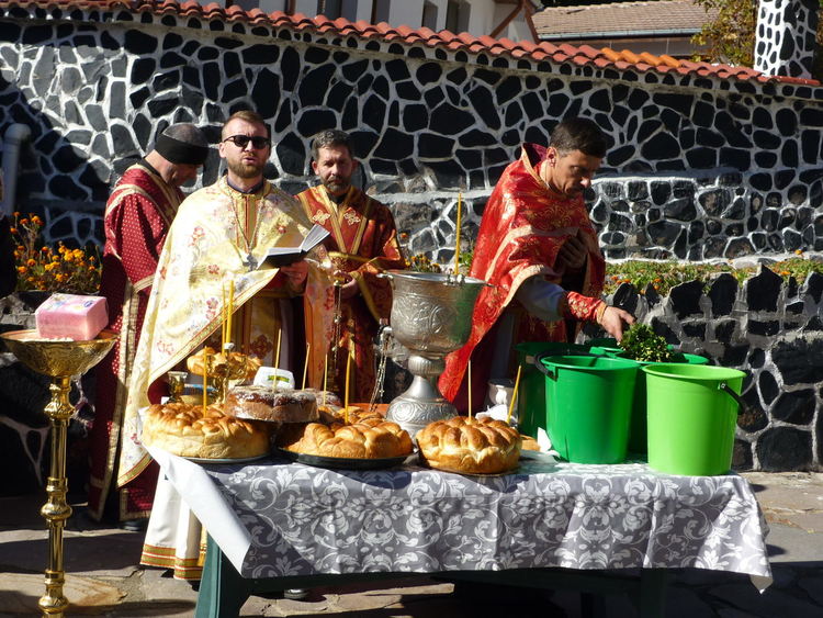 С предпазни мерки бяха отпразнувани светите безсребърници и чудотворци Козма и Дамян