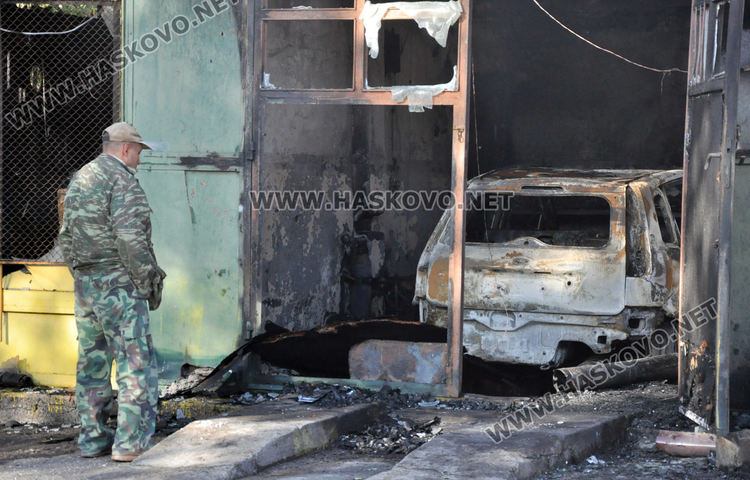 Пиян 36-годишен работник е задържан за пожара в базата на СБА