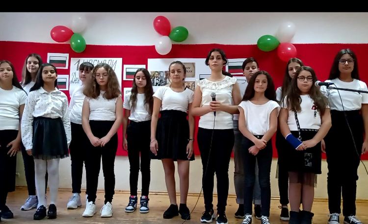 Децата от ЦПЛР-ОДК в Ардино засвидетелстват своята признателност и почит към делото на народните будители