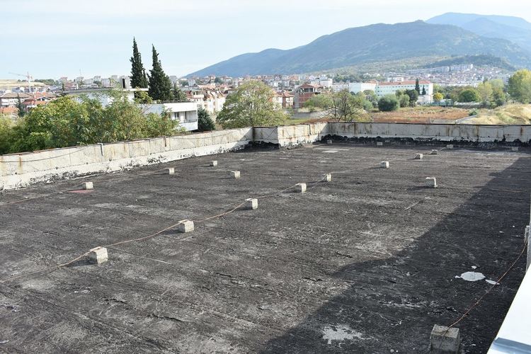 Експертна комисия извърши оглед на спортна зала "Асеновец" след възникнал теч