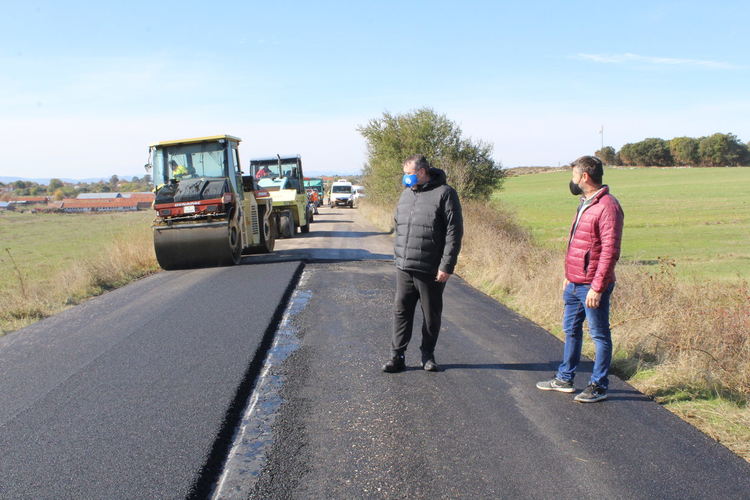 Започна ремонт на пътя между селата Елена и Криво поле