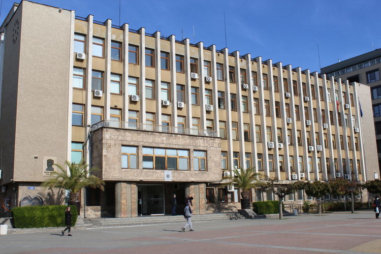 За 2 млн. лв. санират сградата на Областна администрация в Хасково