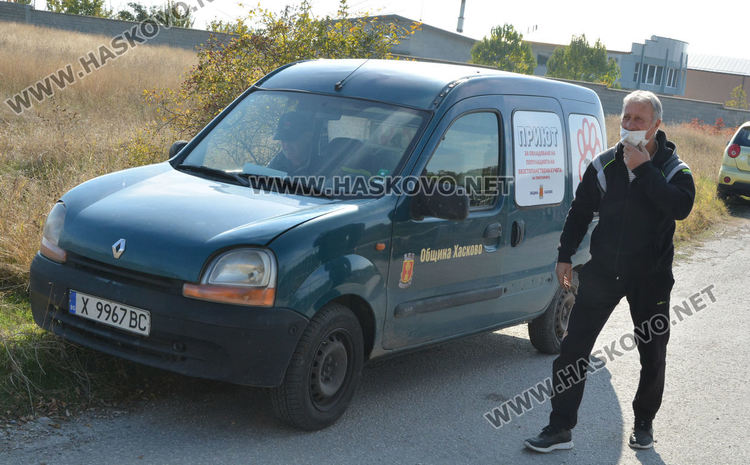 Извадиха бедстващо куче, пропаднало в шахта в Хасково