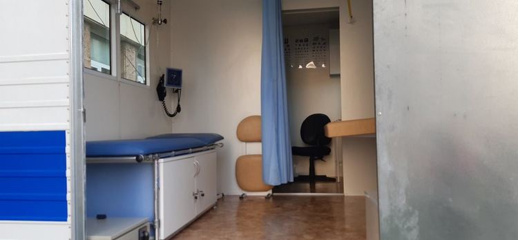 Пред МБАЛ-Смолян заработи мобилен кабинет за Ковид-19