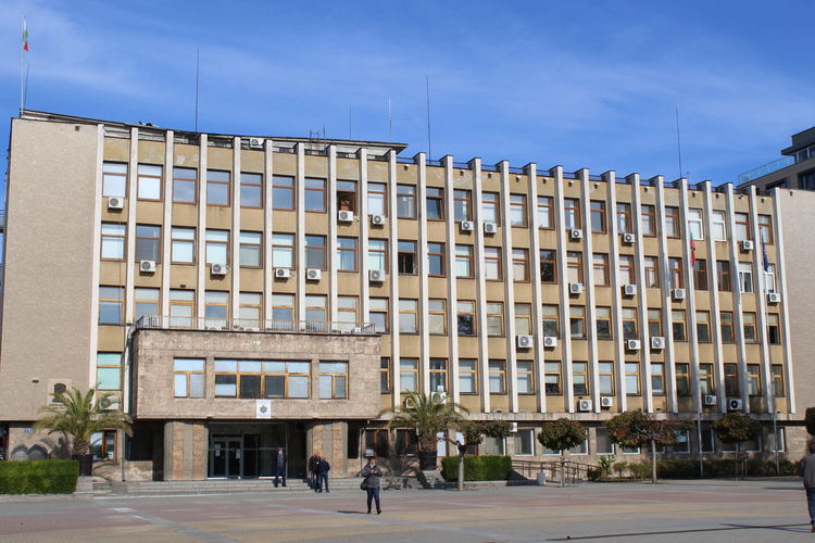 За 2 млн. лв. санират сградата на Областна администрация в Хасково