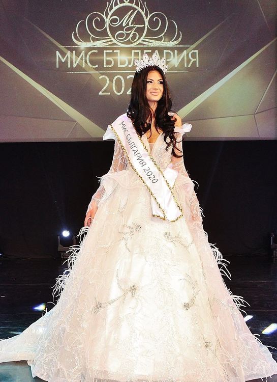 Венцислава Тафкова е Мис България 2020. Хасковско момиче в топ 10