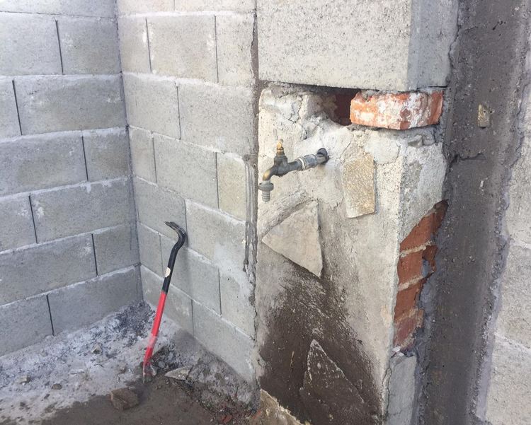 Хаковлийка гради чешма в гробищния парк навръх Архангеловден