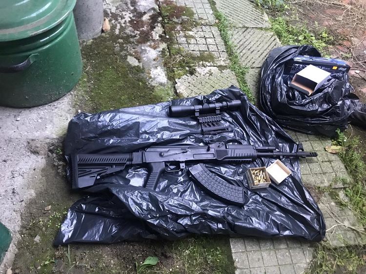 Работници от „Арсенал“ с обвинения  за незаконно производство и търговия на  оръжия