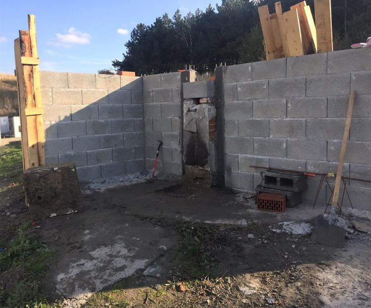 Хаковлийка гради чешма в гробищния парк навръх Архангеловден