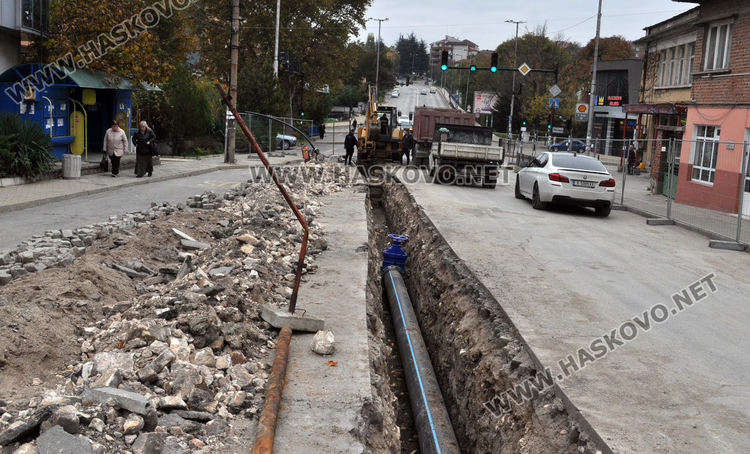 Свързват новия водопровод на Кърджалийска към стария, центърът на Хасково без вода